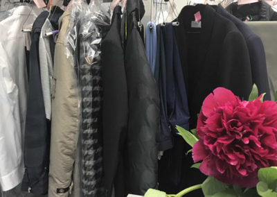 Reinigung, Die Textilpflege, Paderborn, Abendbekleidung, Blusen, Röcke, Sakkos, Hosen, Winterbekleidung mit Imprägnierung, Krawatte, Brautkleid, Daunenbettdecken, Reinigung von kirchlichen Gewändern